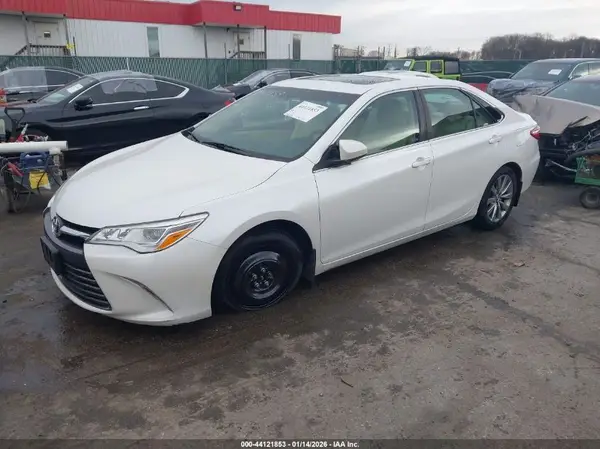 4T1BK1FK5GU030689 2016 TOYOTA CAMRY - Image 2