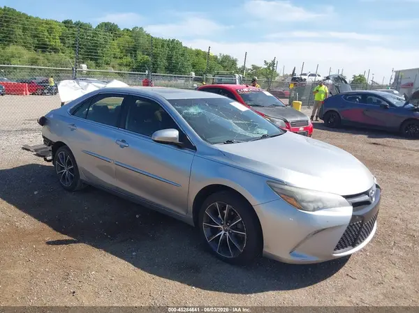 4T1BK1FK5GU030742 2016 TOYOTA CAMRY - Image 1