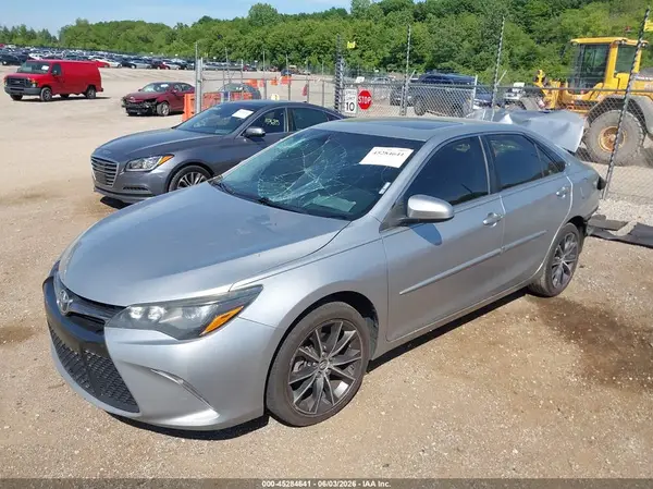 4T1BK1FK5GU030742 2016 TOYOTA CAMRY - Image 2