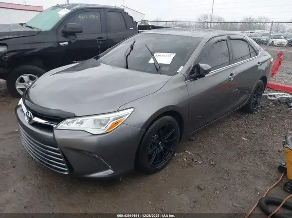 4T1BK1FK5GU571077 2016 TOYOTA CAMRY - Image 2