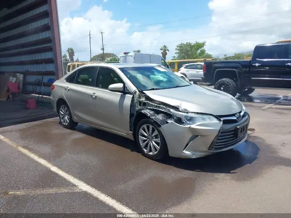 4T1BK1FK5GU572469 2016 TOYOTA CAMRY - Image 1