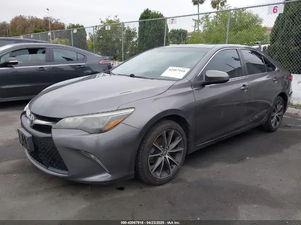 4T1BK1FK5HU582677 2017 TOYOTA CAMRY - Image 2