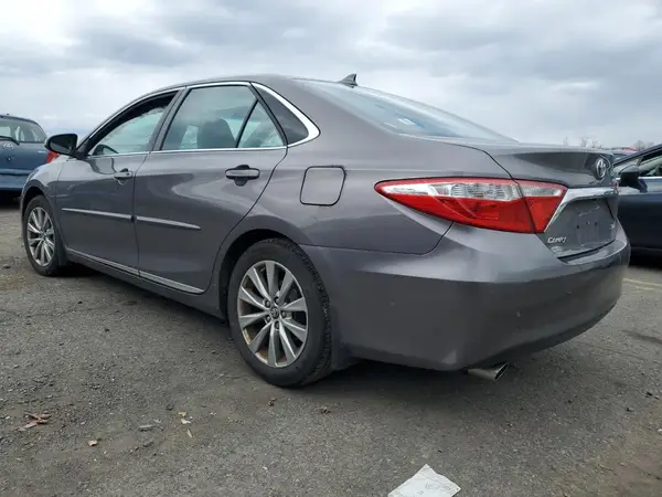 4T1BK1FK5HU582923 2017 TOYOTA CAMRY - Image 2