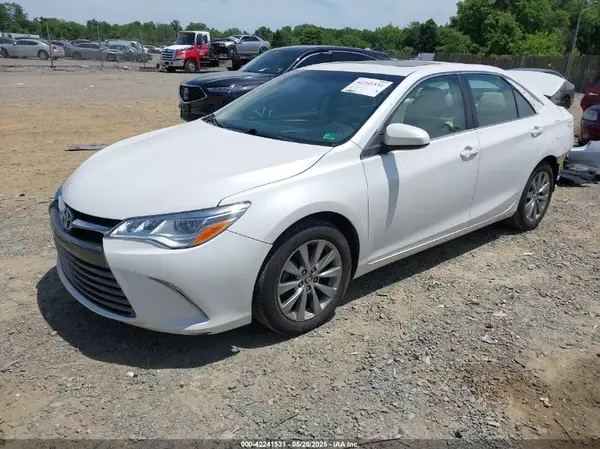 4T1BK1FK6GU570374 2016 TOYOTA CAMRY - Image 2