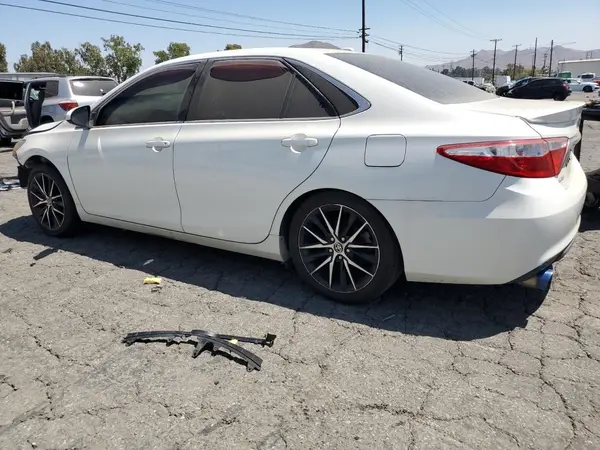 4T1BK1FK6GU576871 2016 TOYOTA CAMRY - Image 2