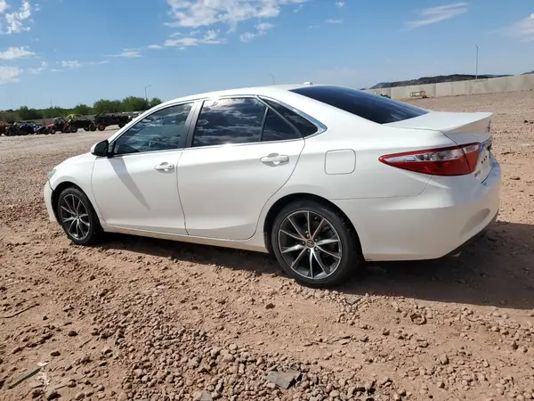 4T1BK1FK6HU032145 2017 TOYOTA CAMRY - Image 2
