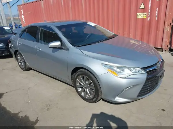 4T1BK1FK6HU580050 2017 TOYOTA CAMRY - Image 1