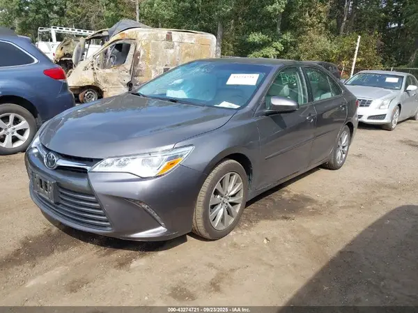 4T1BK1FK6HU583269 2017 TOYOTA CAMRY - Image 2