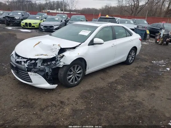 4T1BK1FK7GU030841 2016 TOYOTA CAMRY - Image 2