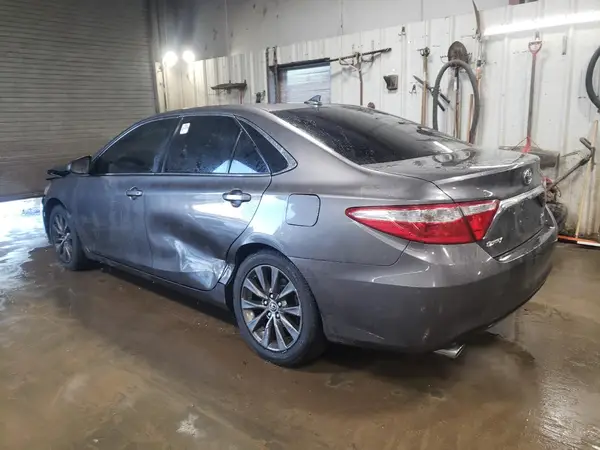 4T1BK1FK7GU570786 2016 TOYOTA CAMRY - Image 2