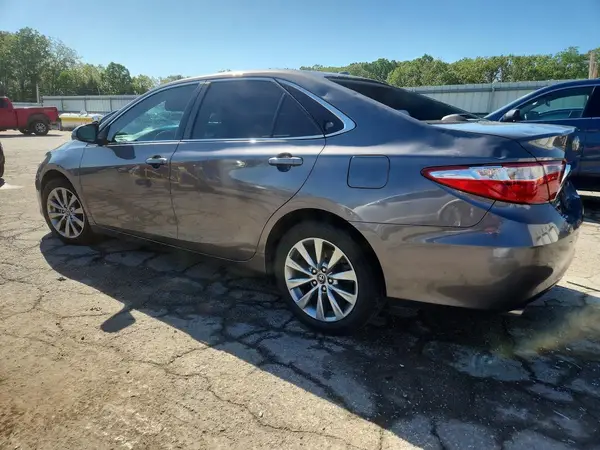 4T1BK1FK7HU580557 2017 TOYOTA CAMRY - Image 2