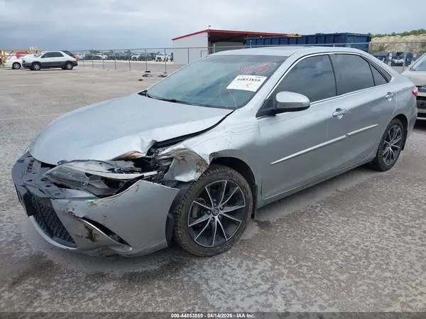 4T1BK1FK8GU030816 2016 TOYOTA CAMRY - Image 2