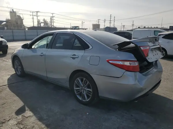 4T1BK1FK8GU570750 2016 TOYOTA CAMRY - Image 2