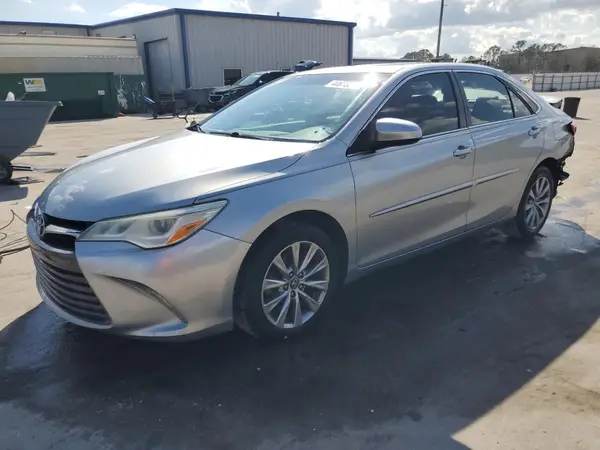 4T1BK1FK8HU031739 2017 TOYOTA CAMRY - Image 1