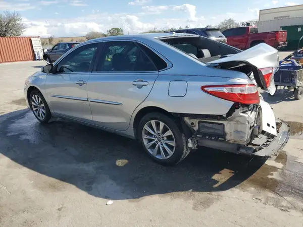 4T1BK1FK8HU031739 2017 TOYOTA CAMRY - Image 2