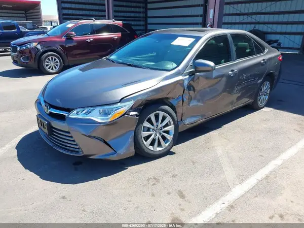 4T1BK1FK8HU584942 2017 TOYOTA CAMRY - Image 2