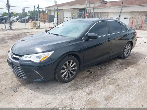 4T1BK1FK9GU569459 2016 TOYOTA CAMRY - Image 2