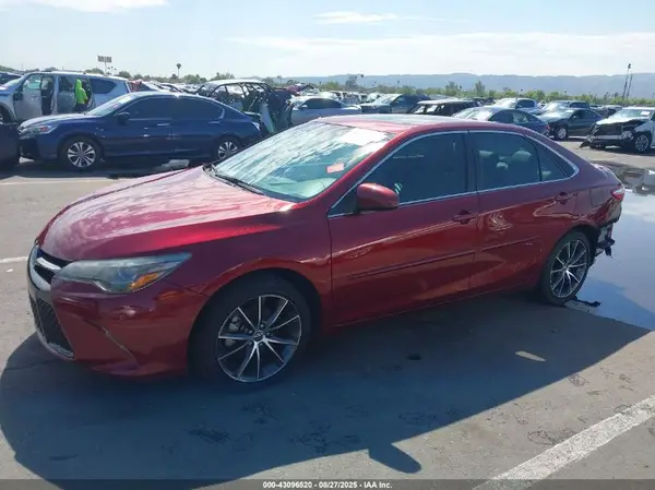 4T1BK1FK9GU570594 2016 TOYOTA CAMRY - Image 2