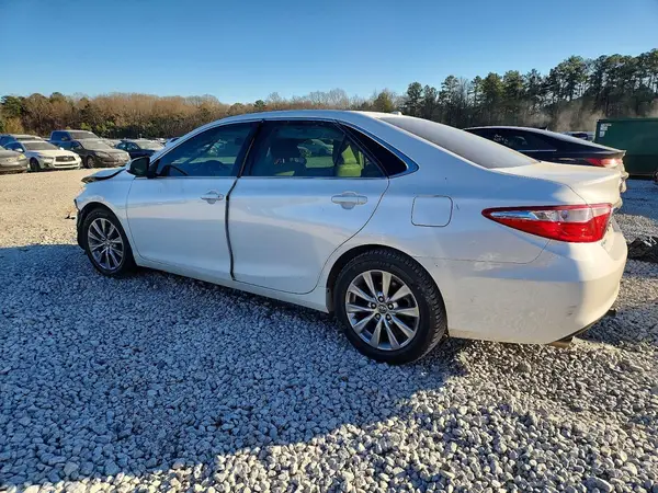 4T1BK1FK9GU572412 2016 TOYOTA CAMRY - Image 2