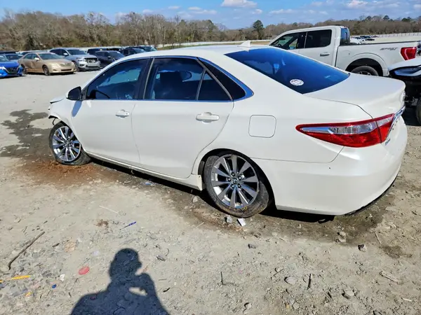 4T1BK1FK9GU575231 2016 TOYOTA CAMRY - Image 2