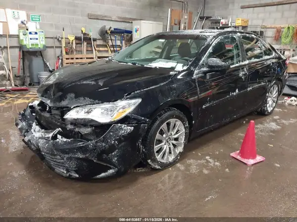 4T1BK1FK9HU577675 2017 TOYOTA CAMRY - Image 2
