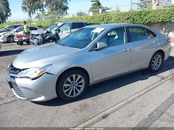 4T1BK1FK9HU581774 2017 TOYOTA CAMRY - Image 2