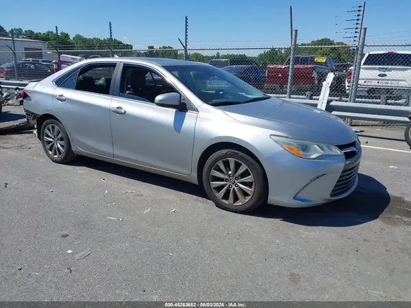 4T1BK1FKXHU580570 2017 TOYOTA CAMRY - Image 1