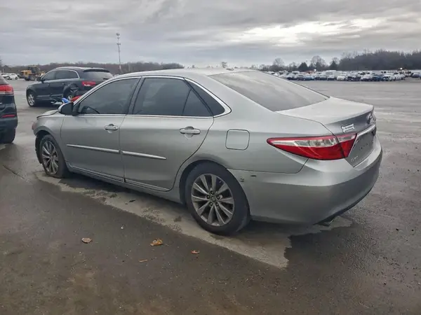 4T1BK1FKXHU581685 2017 TOYOTA CAMRY - Image 2