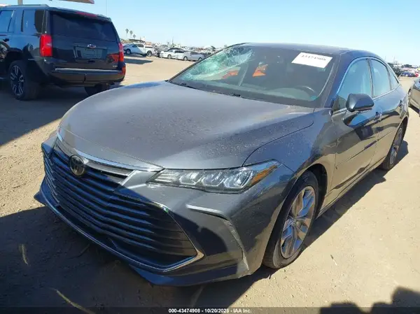 4T1BZ1FB3KU018447 2019 TOYOTA AVALON - Image 2