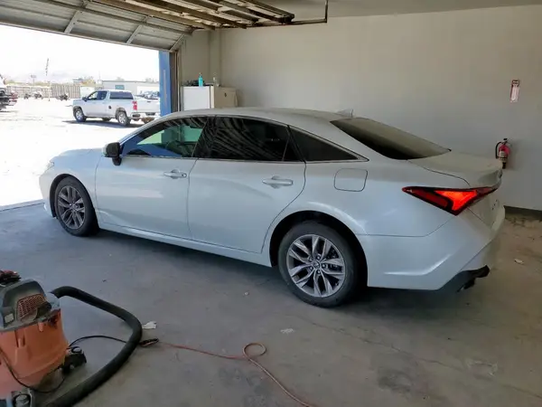 4T1BZ1FB7KU001943 2019 TOYOTA AVALON - Image 2