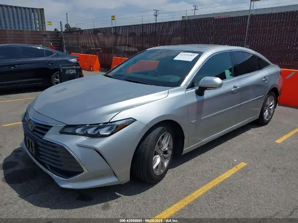 4T1BZ1FB9KU005072 2019 TOYOTA AVALON - Image 2