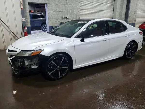 4T1BZ1HK0JU004047 2018 TOYOTA CAMRY - Image 1