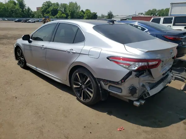 4T1BZ1HK0JU006896 2018 TOYOTA CAMRY - Image 2