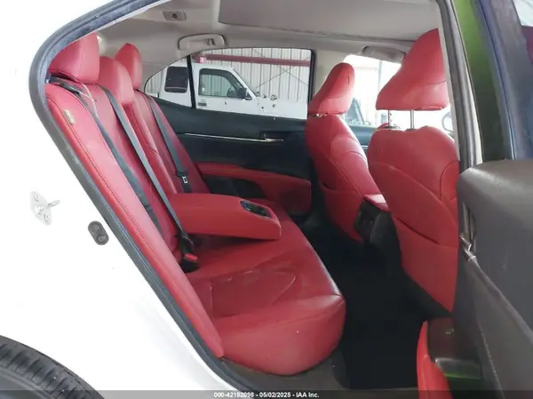 4T1BZ1HK0JU007515 2018 TOYOTA CAMRY - Image 8
