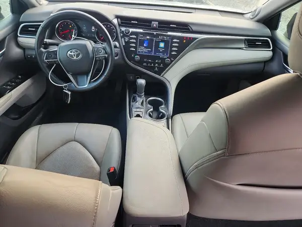 4T1BZ1HK0JU013685 2018 TOYOTA CAMRY - Image 8