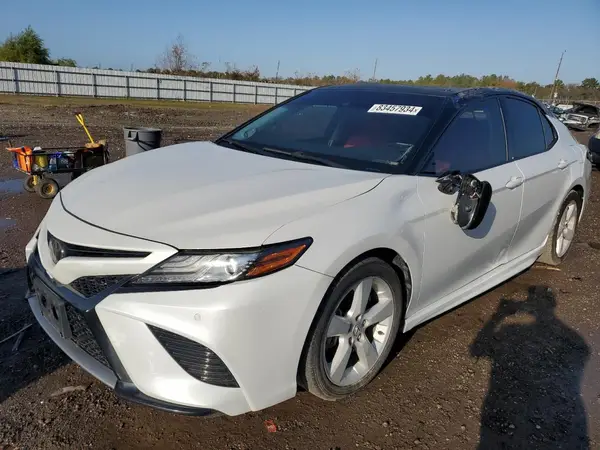 4T1BZ1HK0JU016229 2018 TOYOTA CAMRY - Image 1