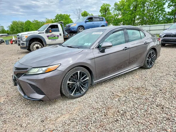 4T1BZ1HK0JU018918 2018 TOYOTA CAMRY - Image 1