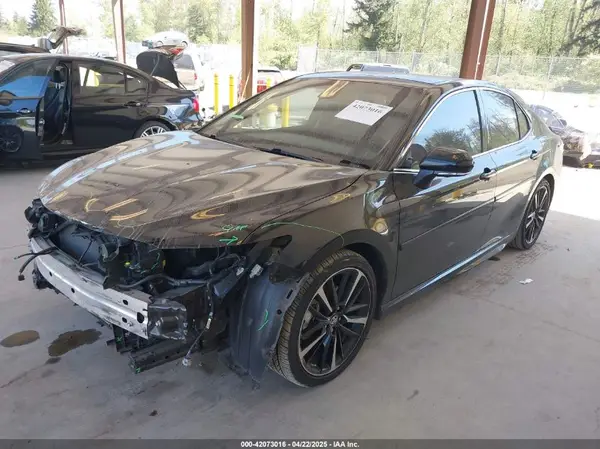 4T1BZ1HK0JU019518 2018 TOYOTA CAMRY - Image 2