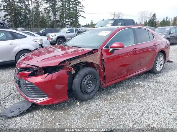4T1BZ1HK0JU502216 2018 TOYOTA CAMRY - Image 2