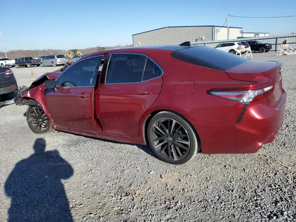 4T1BZ1HK0JU505505 2018 TOYOTA CAMRY - Image 2