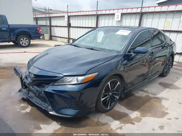 4T1BZ1HK0JU505763 2018 TOYOTA CAMRY - Image 2