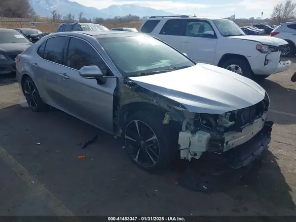 4T1BZ1HK0KU028866 2019 TOYOTA CAMRY - Image 1