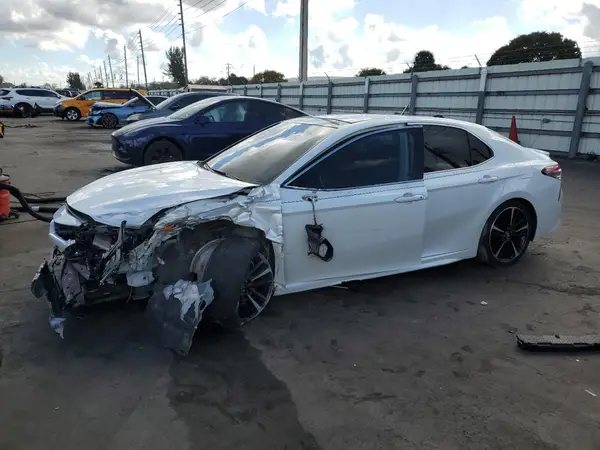 4T1BZ1HK0KU028933 2019 TOYOTA CAMRY - Image 1