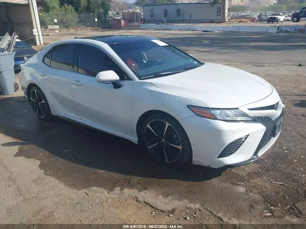 4T1BZ1HK0KU032013 2019 TOYOTA CAMRY - Image 1