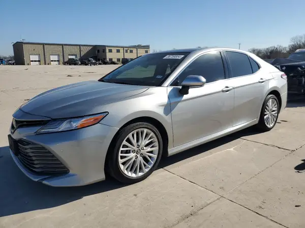 4T1BZ1HK1JU002212 2018 TOYOTA CAMRY - Image 1