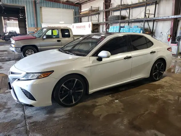 4T1BZ1HK1JU009449 2018 TOYOTA CAMRY - Image 1