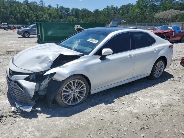 4T1BZ1HK1JU010634 2018 TOYOTA CAMRY - Image 1