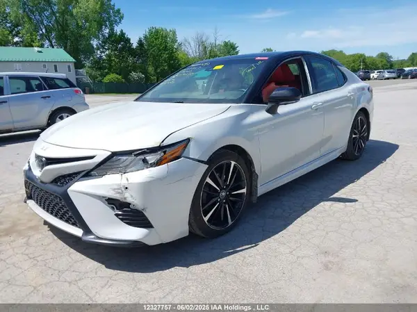 4T1BZ1HK1JU019530 2018 TOYOTA CAMRY - Image 2
