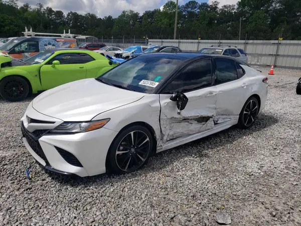 4T1BZ1HK1JU020354 2018 TOYOTA CAMRY - Image 1