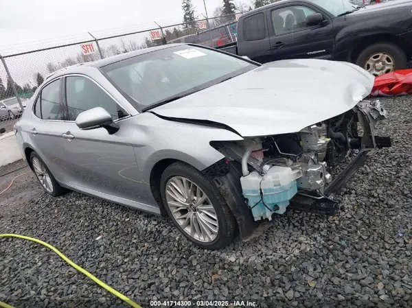 4T1BZ1HK1JU503066 2018 TOYOTA CAMRY - Image 1